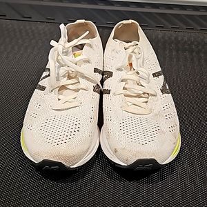 New balance 890 V7
